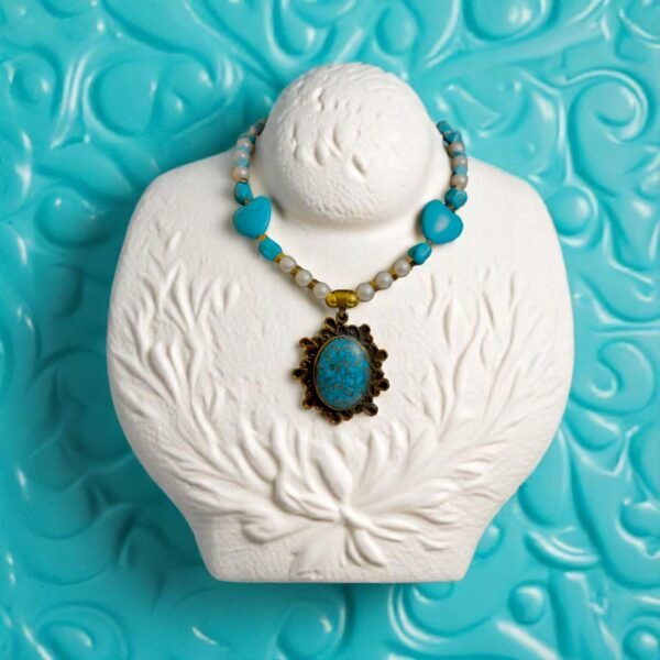 Nefertari’s Charm - Image 2